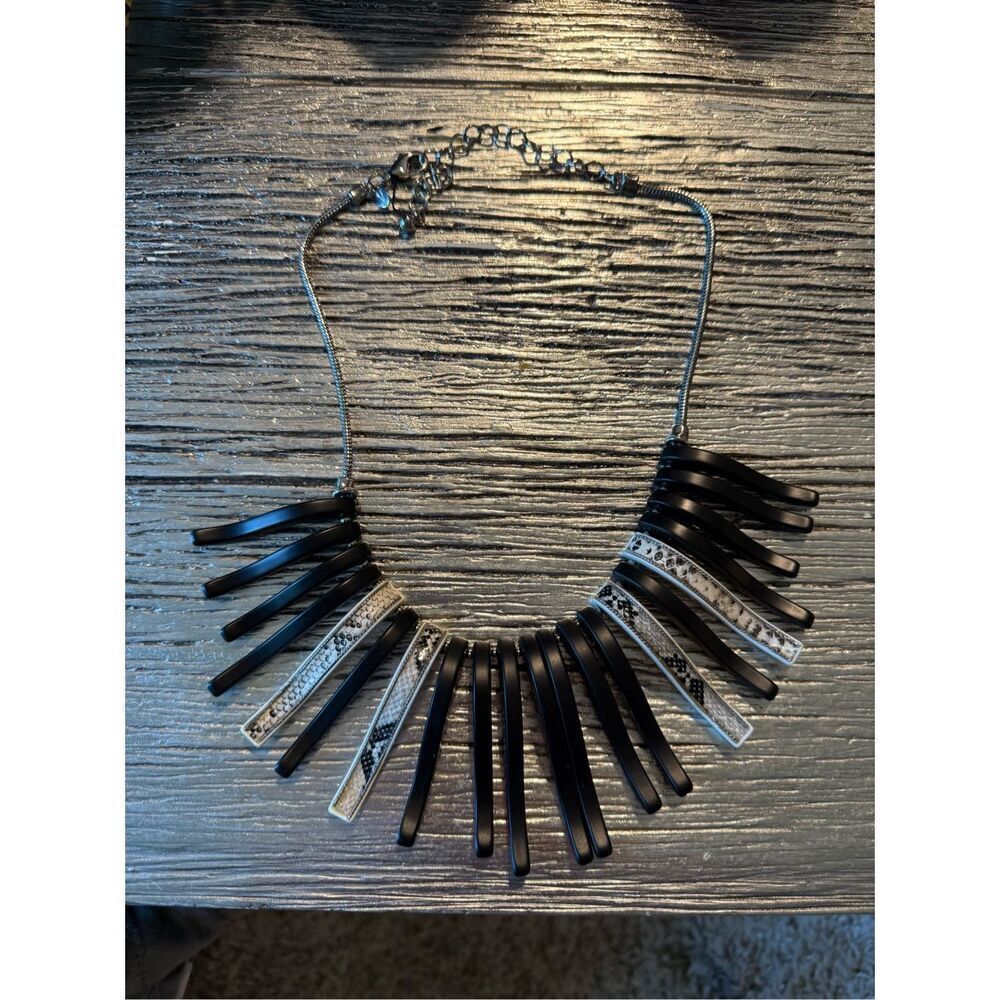 Chico’s Black White Animal Print Bib Necklace O/S EUC